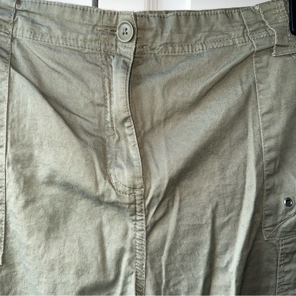 Style & Co. Women’s Olive Green Cargo Capris Size 18W - Picture 8 of 9